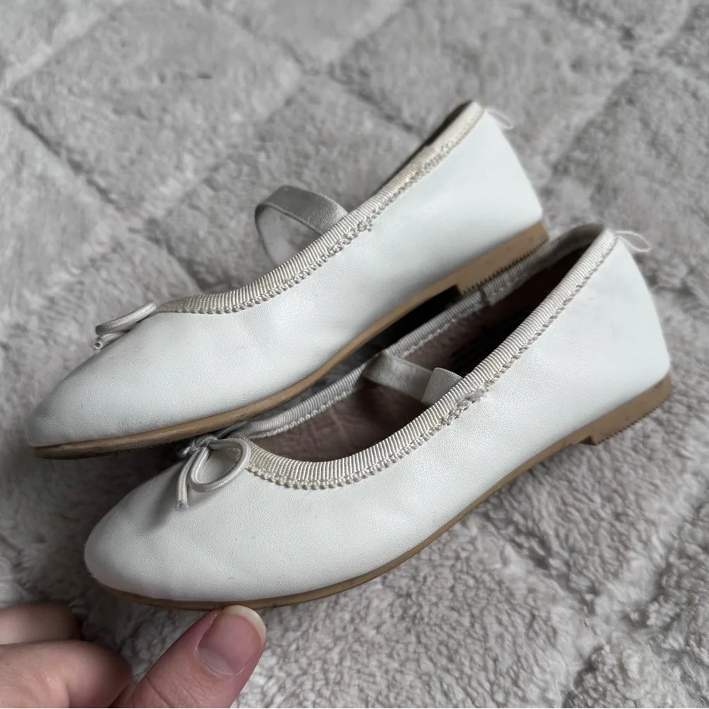 Cat & Jack | White Toddler Nora 2.0 Classic Ballet Flats | Size 9